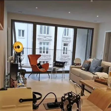 Luxury 1 Bedroom In Center With Terrace & Parking - 75m *