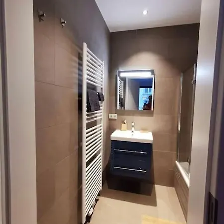 Luxury 1 Bedroom In Center With Terrace & Parking - 75m *